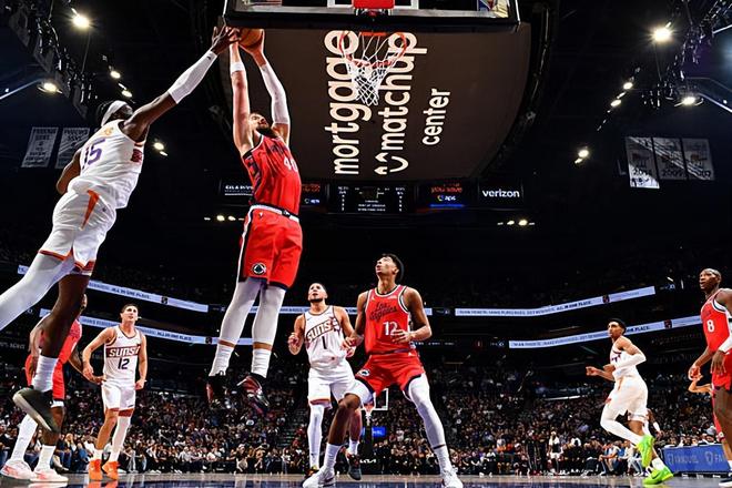 慘敗中為數(shù)不多的亮點！快船的主要問題可能并不在內(nèi)線支柱身上？