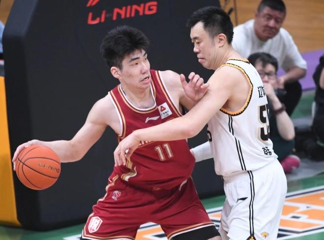 開啟留洋之旅！浙江男籃王牌內(nèi)線加盟西甲聯(lián)賽，未來值得期待
