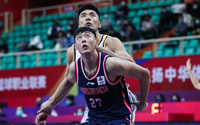 杜鋒再受打擊！2米13中鋒解約，1年內(nèi)不找下家，單挑韓德君不手軟