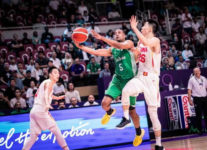 險勝5分！中國男籃拿下開門紅，主力后衛(wèi)狀態(tài)不佳！