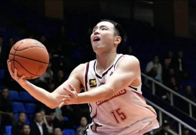 媒體人：青島男籃頂薪報價王奕博並備好培養費，但浙江男籃未提供賬戶