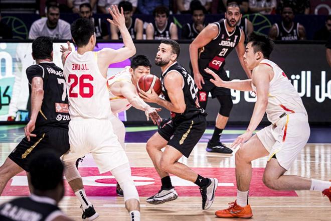 亞洲杯瘋狂一夜：8強球隊誕生2席，中國男籃大勝，菲律賓自我贖救