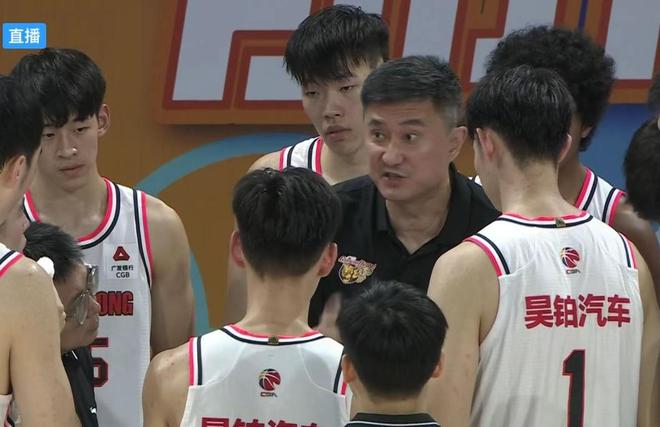 正式確定！廣東男籃和外援奎因達(dá)成簽約意向，NBA場(chǎng)均4.1分1.7板