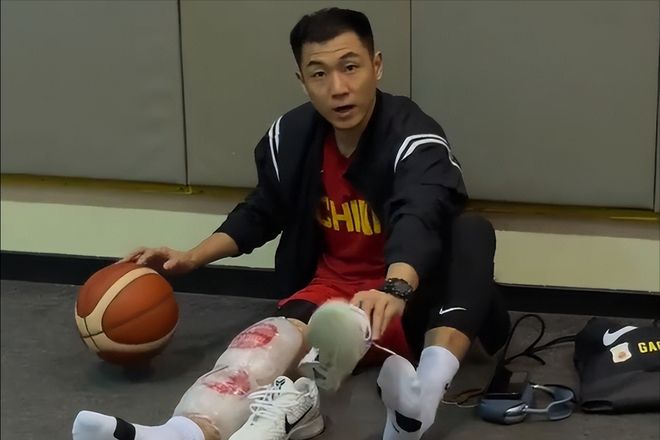 备战韩国！中国男篮全员加练，王俊杰三分神准，廖三宁雷蒙打单挑