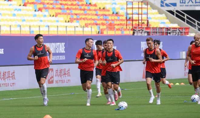亞冠首秀即決戰(zhàn)！成都蓉城VS曼谷聯(lián)：大熊貓激斗大象，捍衛(wèi)中超