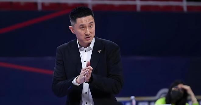 徐昕提出交易申請(qǐng)！22歲中鋒以退為進(jìn)，廣東隊(duì)表態(tài)，杜鋒失算了
