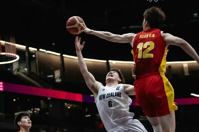 CCTV5直播！中國(guó)男籃VS新西蘭，交手戰(zhàn)績(jī)4勝4負(fù)，決賽時(shí)刻表出爐