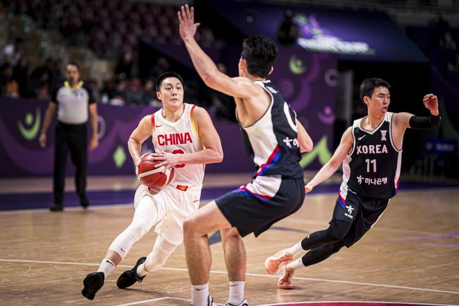 状态起伏太过明显！中国队对于广东队后场核心的使用得更谨慎一些