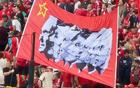 利物浦球迷将主帅斯洛特放上七贤旗，与香克利、克洛普等人并肩