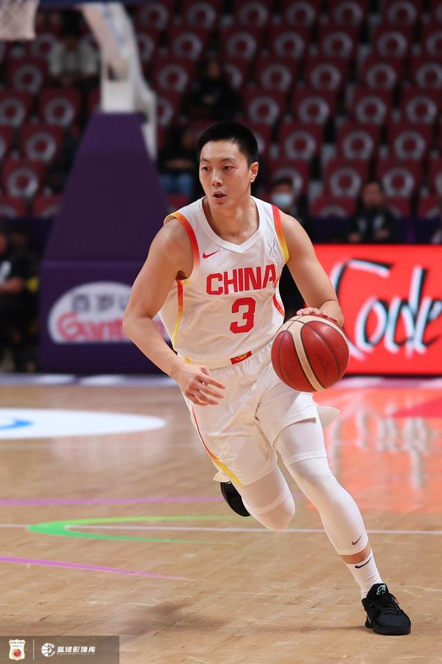 低迷過但從不低頭！胡明軒亞洲杯場(chǎng)均12分1.7板2.8助 三分33中16
