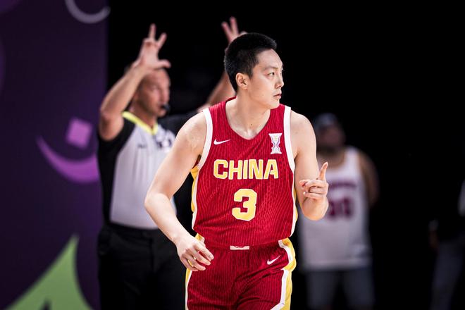 手感火热，，，，，，胡明轩投篮10中7，，，，，，砍下26分3板3助，，，，，，遗憾失绝杀三分