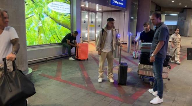 德天空：埃切维里已抵达杜塞尔多夫，周三接受勒沃库森体检