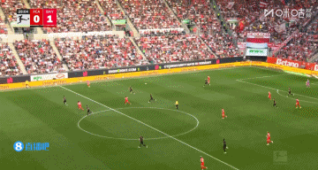 半场-拜仁暂2-0奥格斯堡 迪亚斯破门+空门不进 格纳布里立功-jrs直播