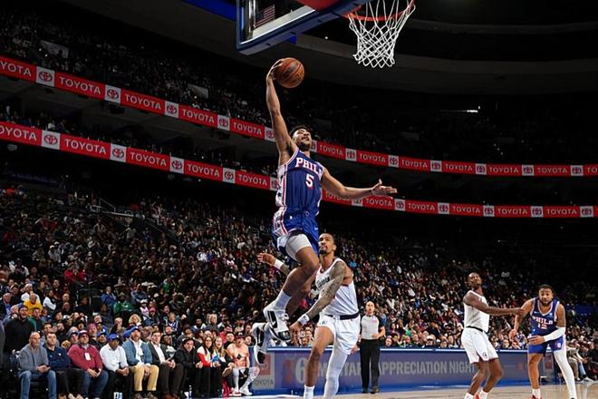 攻防两端都完爆快船！76人不给他提供一份大合同真是错误的选择？