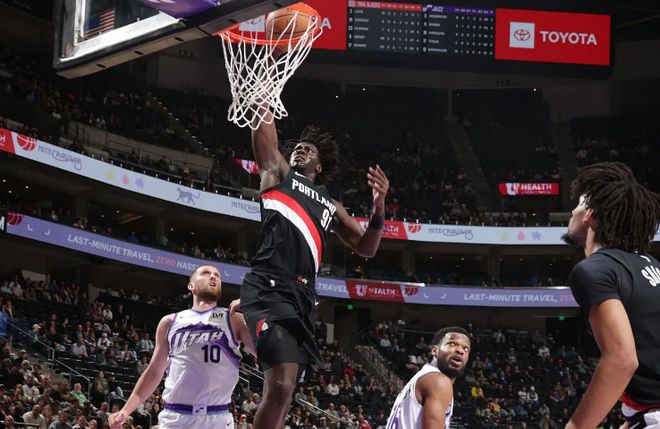 最后一場季前賽總算有所表現(xiàn)！前馬刺側(cè)翼新星能否留在開拓者？