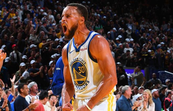 实力倒退10年！库日天轰42+6+7 连中不讲理三分挥拳怒吼擒约基奇