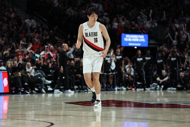 CCTV5直播，NBA開拓者再次PK勇士，楊瀚森要找?guī)炖飶?fù)仇，目標16+5