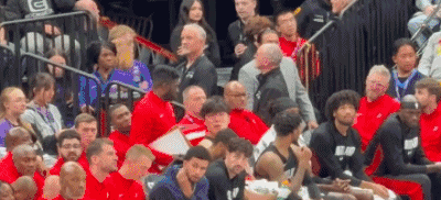 楊瀚森：流淚后杰特安慰我說已經(jīng)很努力了，后面自己好了很多