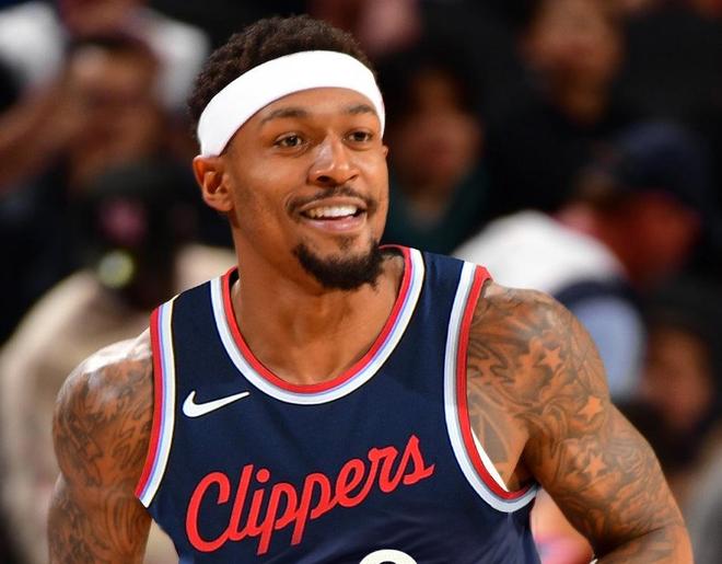 快船首秀！美記：比爾預計將出戰(zhàn)明日對陣勇士的比賽