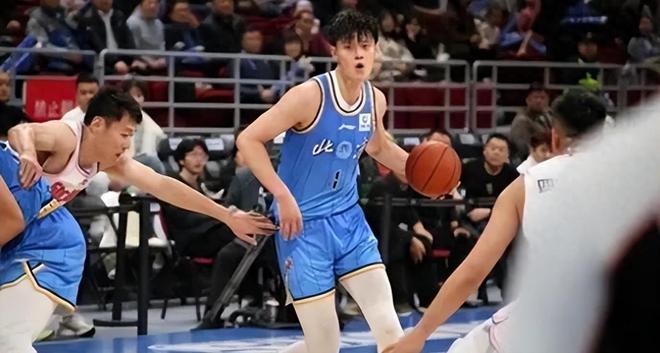 60萬換7億，籃網(wǎng)裁掉曾凡博，“NBA沒做錯，我們?yōu)樽约好孀淤I單”