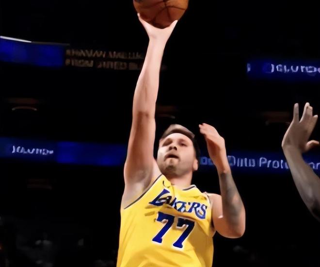 湖人VS國王前瞻：最后一場(chǎng)季前賽，威少剛簽約，小薩蒙克缺陣