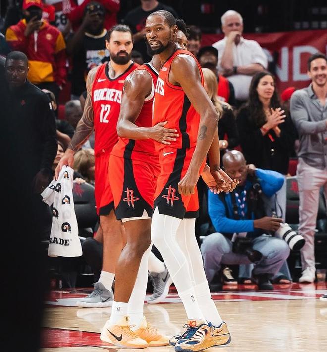 文班亞馬22+8力壓申京，阿門打鐵杜蘭特8失誤，馬刺終結(jié)火箭5連勝