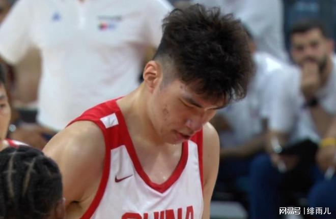连西乙都打不了！余嘉豪场均仅有4+3，将失去男篮第二中锋位置？
