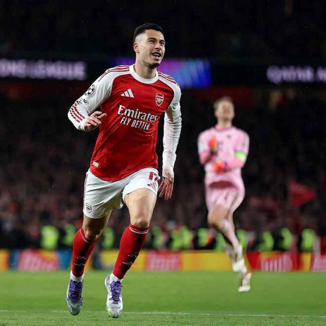 連續(xù)4場歐冠進球，馬丁內(nèi)利成阿森納隊史第四人