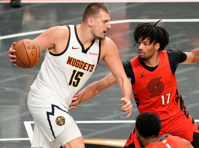 西部排名又乱了:开拓者创NBA奇迹,勇士收大礼,8队排名互换