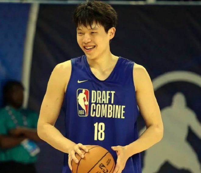 天赐良机!克林根扭伤脚踝,杨瀚森机会来了,战湖人绝对值得期待