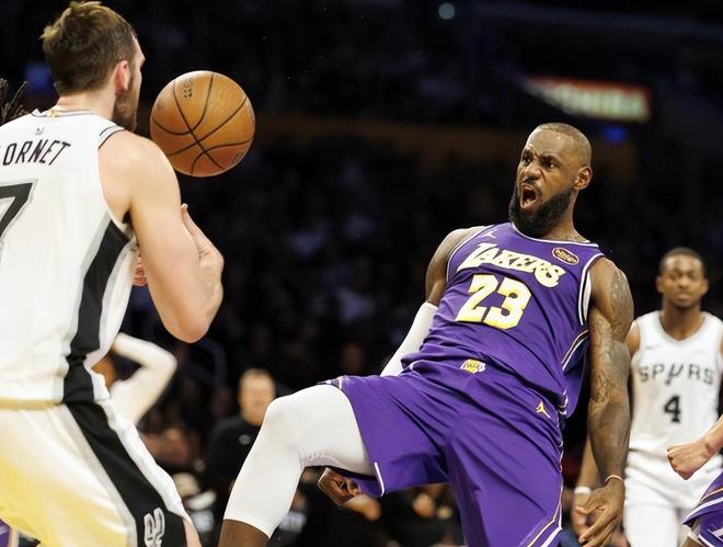 湖人VS太陽前瞻：湖人下滑第5盼反彈，里夫斯缺陣，東詹領銜