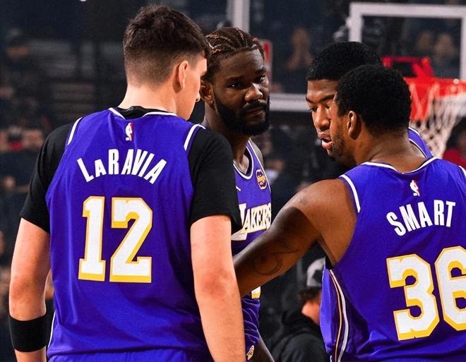 三巨頭缺席，湖人卻4連勝！西部黑馬倒下，這一戰(zhàn)，我認(rèn)清7個(gè)事實(shí)