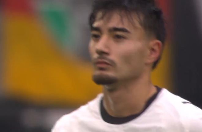 卡斯特罗普德甲首红！迪亚斯险被废孔帕尼暴怒，门兴4年最快红牌