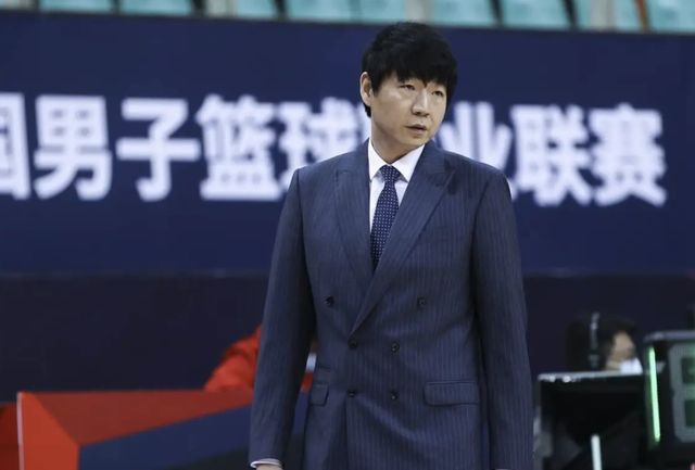 山東男籃最新消息！第三外援浮出水面，克里斯提前歸隊(duì)