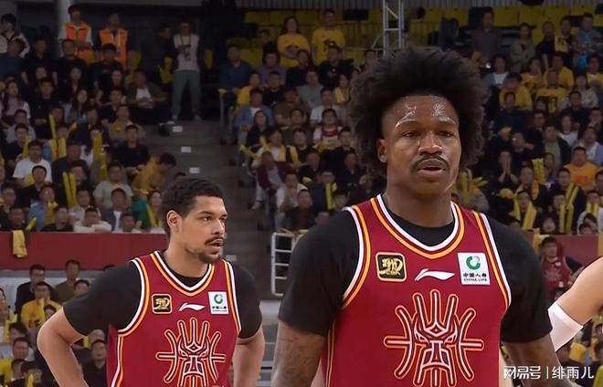 打爆廣東隊？山西男籃正式迎來“新王炸”，保底能進總決賽了！