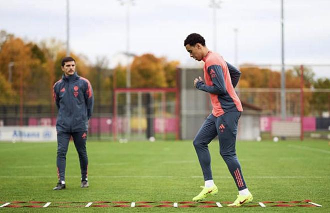 埃貝爾：我們認為穆西亞拉在明年1月份能百分之百投入比賽