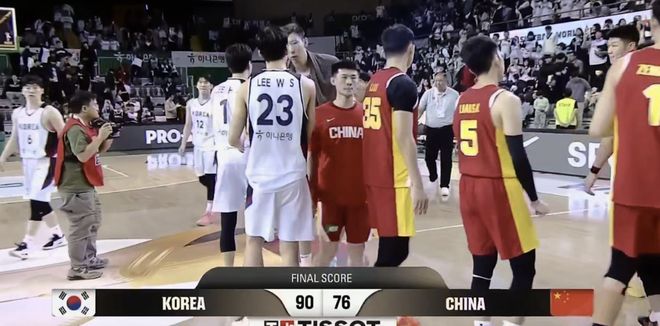 都不许走！郭士强惩罚全队，留在韩国开会2小时，让球员感受耻辱