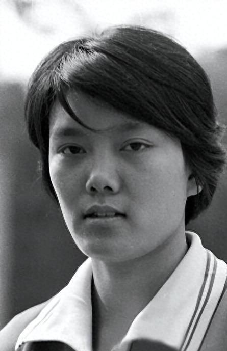 她是前女籃隊長，24歲遺憾退役后移居澳大利亞，如今62歲怎樣了？