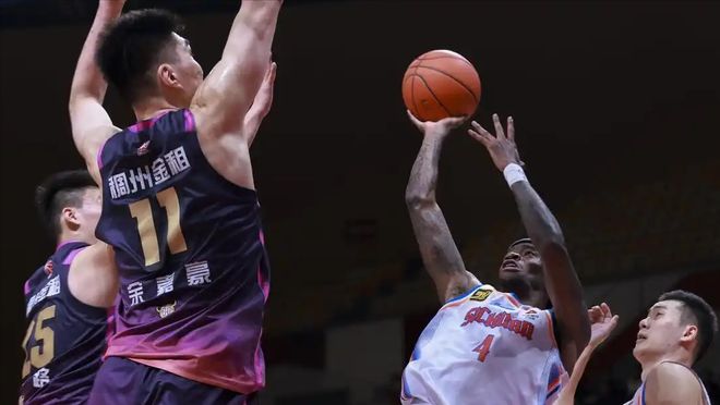 廣東3消息！薩姆納注冊(cè)成功，徐昕打臉杜鋒，胡明軒滿血復(fù)出