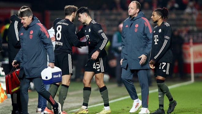 記者：雖然帕夫洛維奇無大礙，但戰(zhàn)斯圖加特他將輪休磁卡首發(fā)