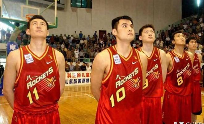 八一男籃五虎現(xiàn)狀：李楠禁賽，王治郅二婚，劉玉棟張勁松過得怎樣