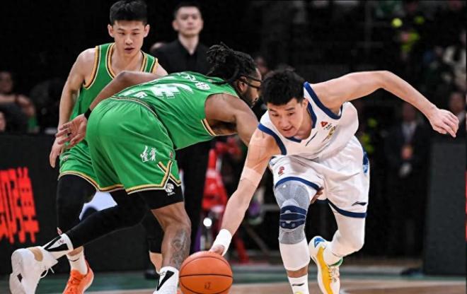 誰注意到，廣廈一人拒絕與布朗擊掌，這是為啥？沒布朗你哪有冠軍