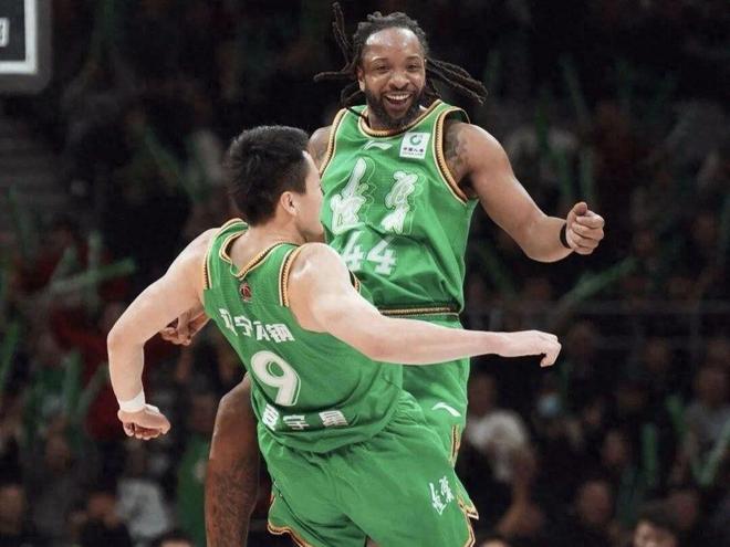 兩連勝+掀翻衛(wèi)冕冠軍！遼寧男籃開(kāi)局驚艷背后，短板與希望并存