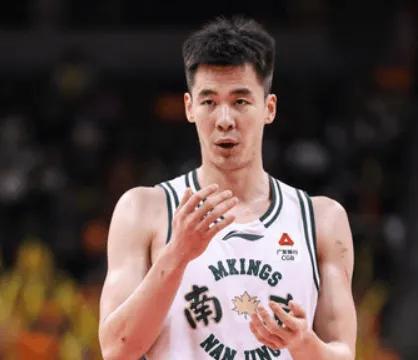 郭昊文打成小丁了！16分鐘轟22分！三分+攻堅(jiān)無解，進(jìn)國家隊(duì)吧!