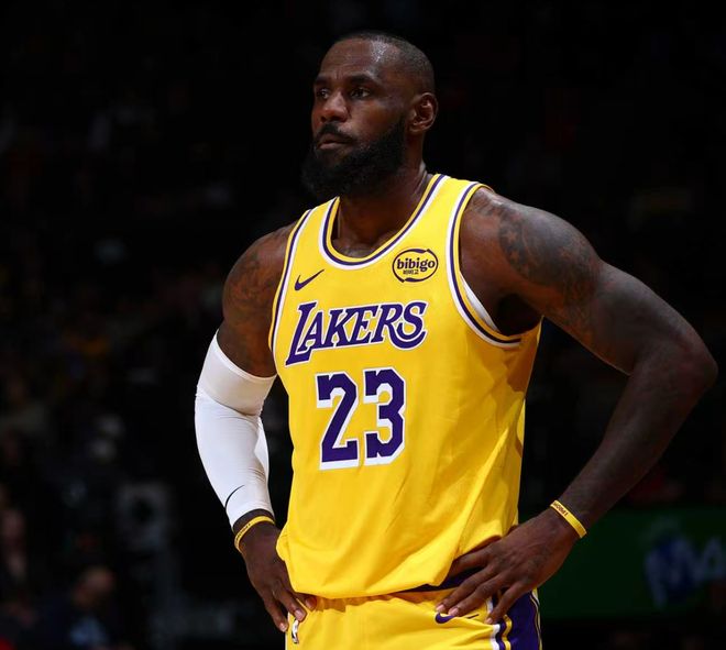 用1297場上雙紀(jì)錄換勝利！詹皇傳絕殺助攻無愧GOAT 湖蜜直言心疼