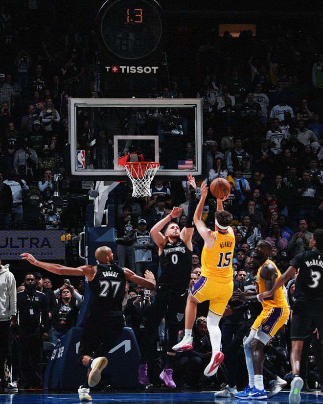 28+16！壓哨絕殺！湖人主帥認(rèn)證新領(lǐng)袖