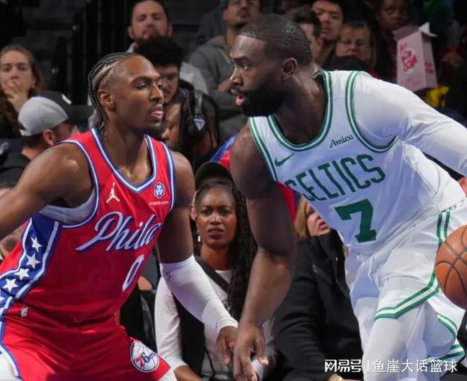 綠凱險(xiǎn)勝！布朗32+6馬克西26+8，76人探花盡力，恩比德20+6很沮喪