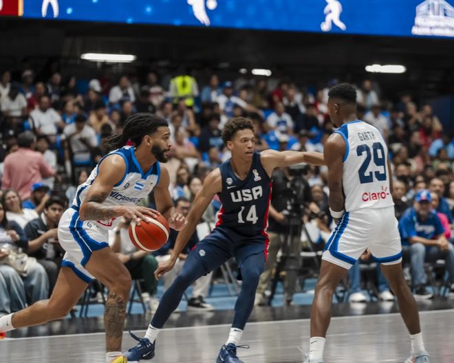 世预赛：美国男篮35分大胜开门红 雄鹿旧将24分引12人全得分