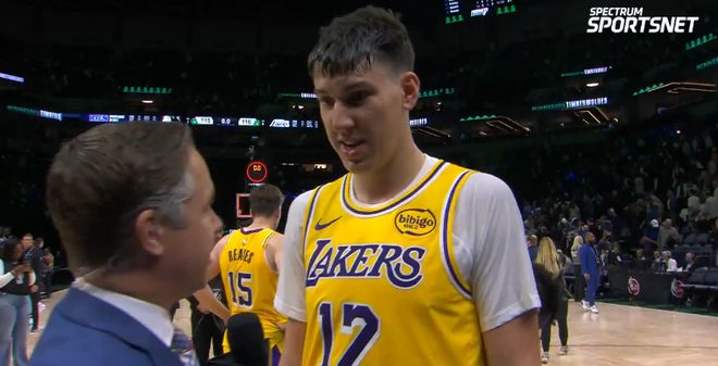 拉拉維亞25分+5板+5三分且命中率90%,湖人隊史首人