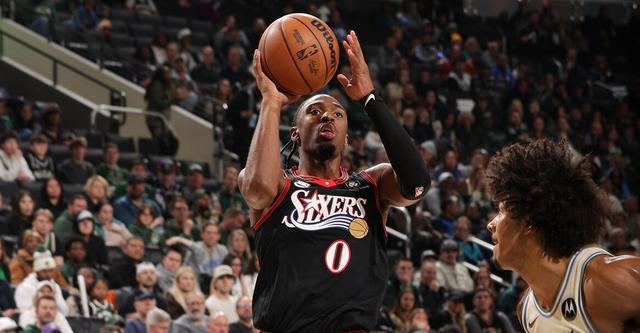 马克西生涯新高54分罗林斯32+14 76人加时险胜雄鹿